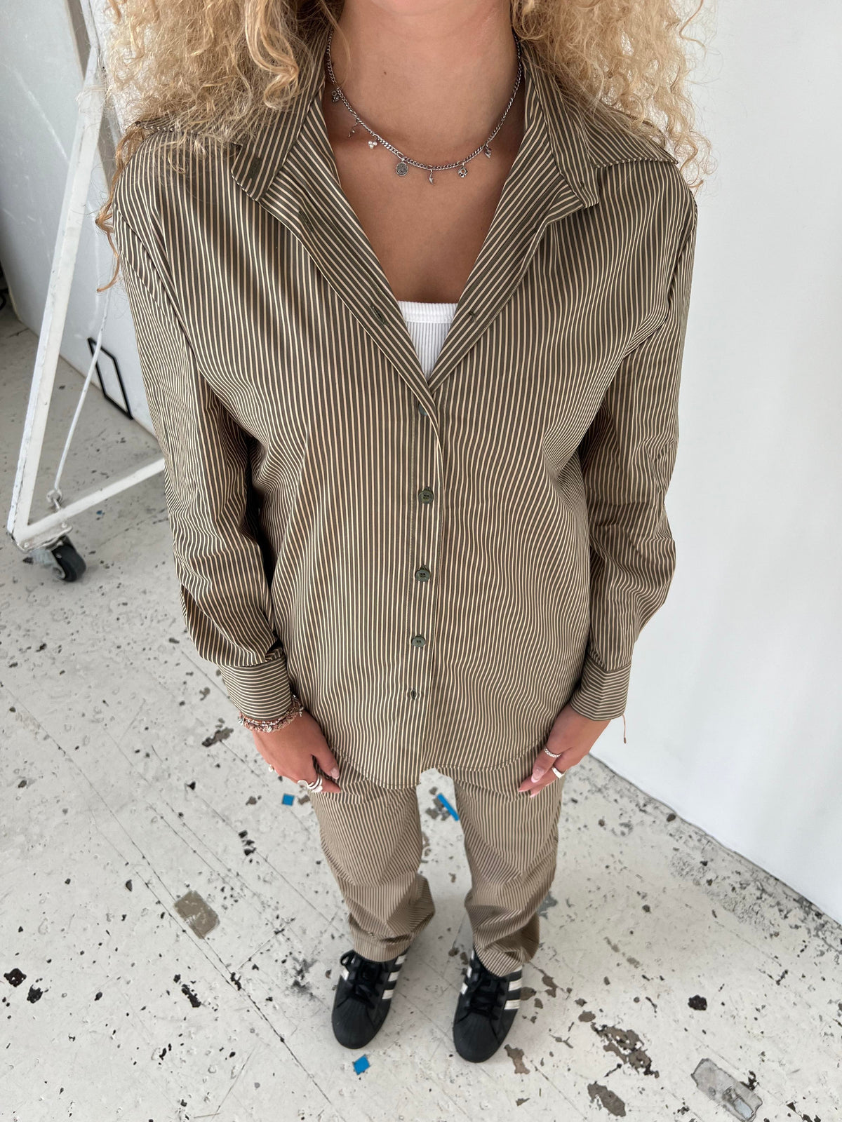 Zuri shirt with stripes - Khaki/beige