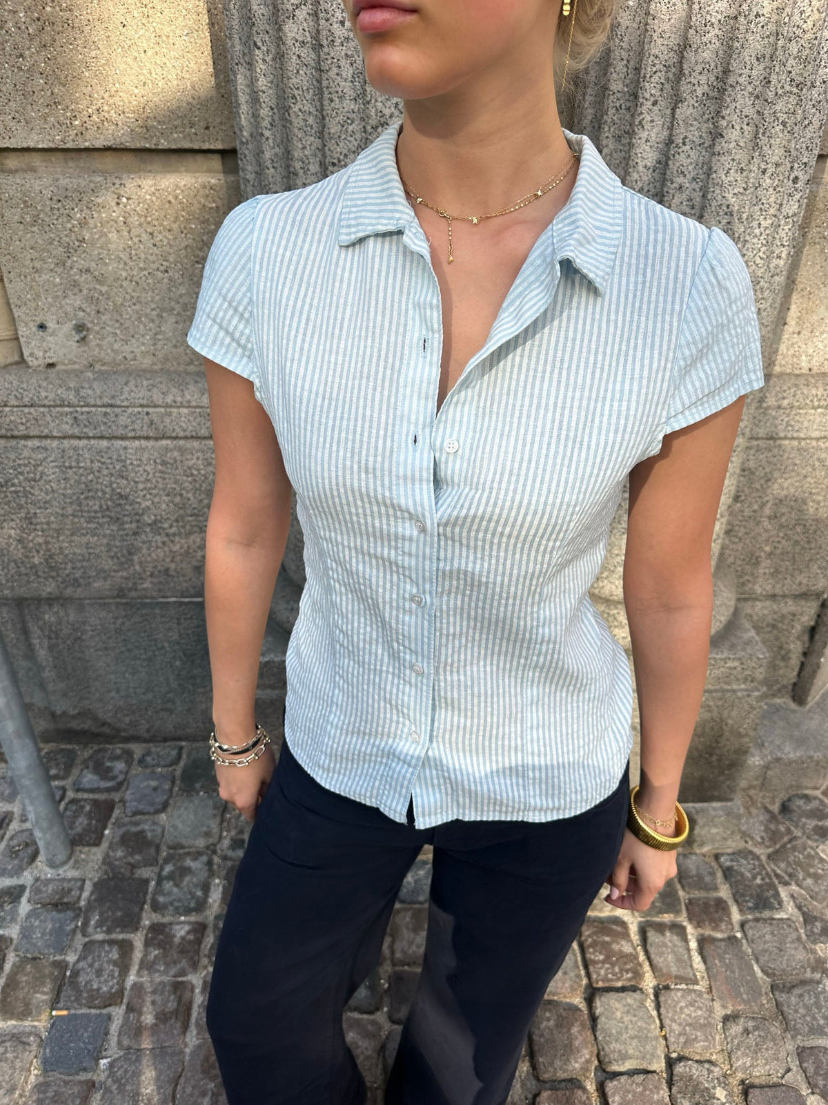 Josephine fitted shirt with short sleeves - Light blue/white