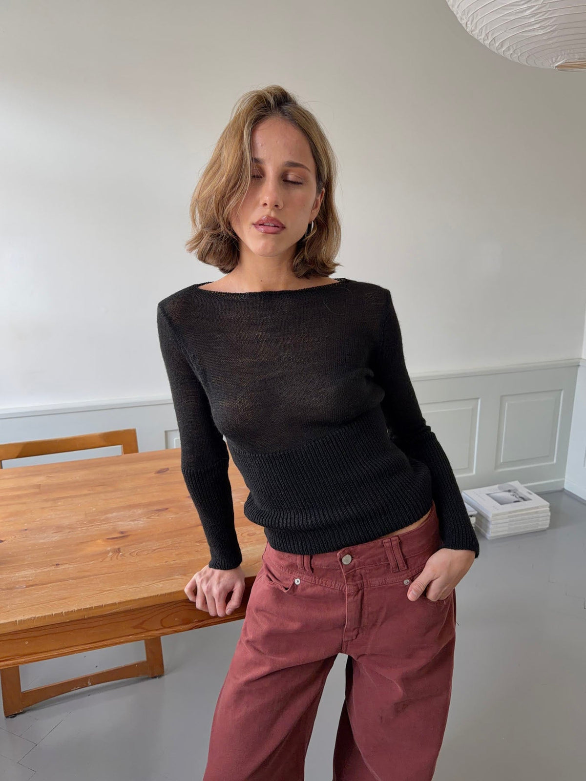 Lova fitted knit sweater – Black